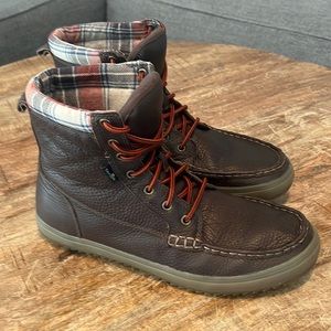 Sanuk Stratton mens leather casual boots